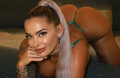 Hayley Davies itshayleydavies OnlyFans creator